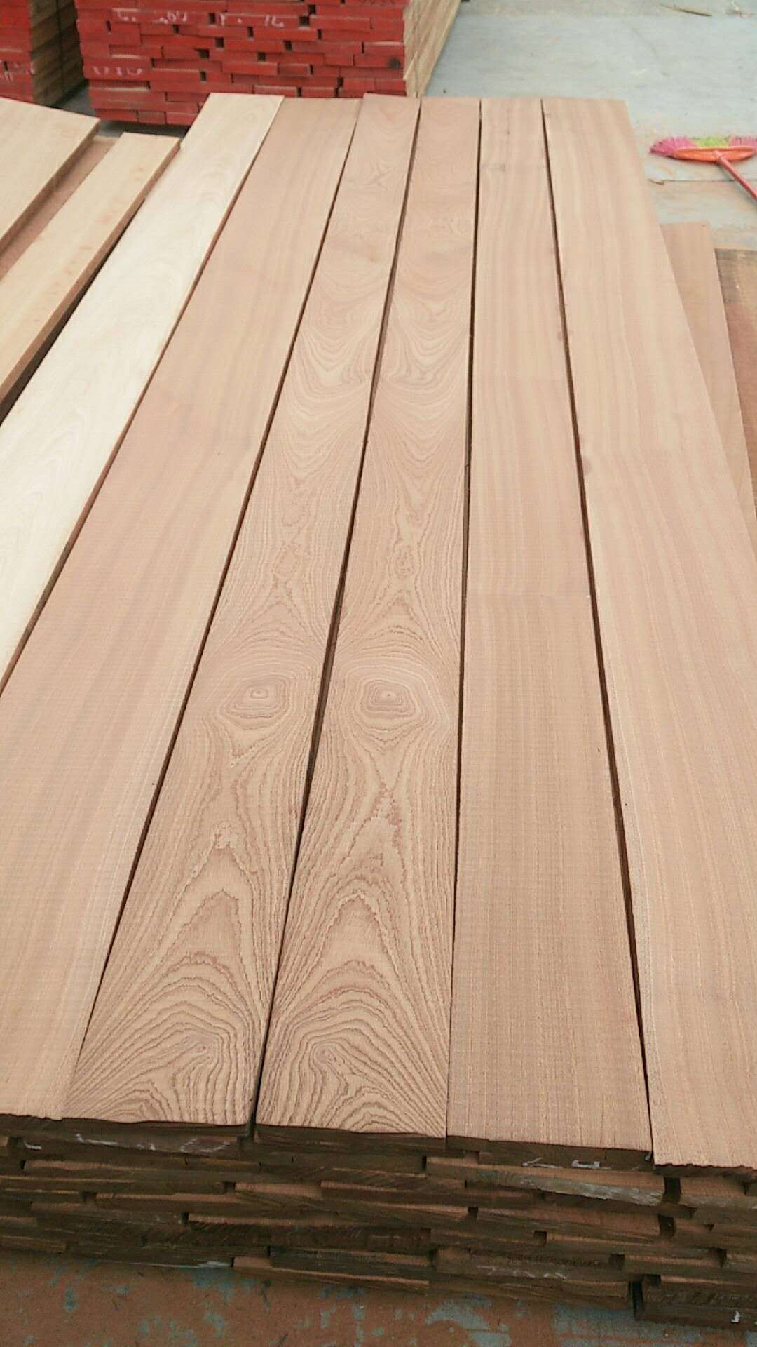 沙比利薄板補(bǔ)倉(cāng)中。。